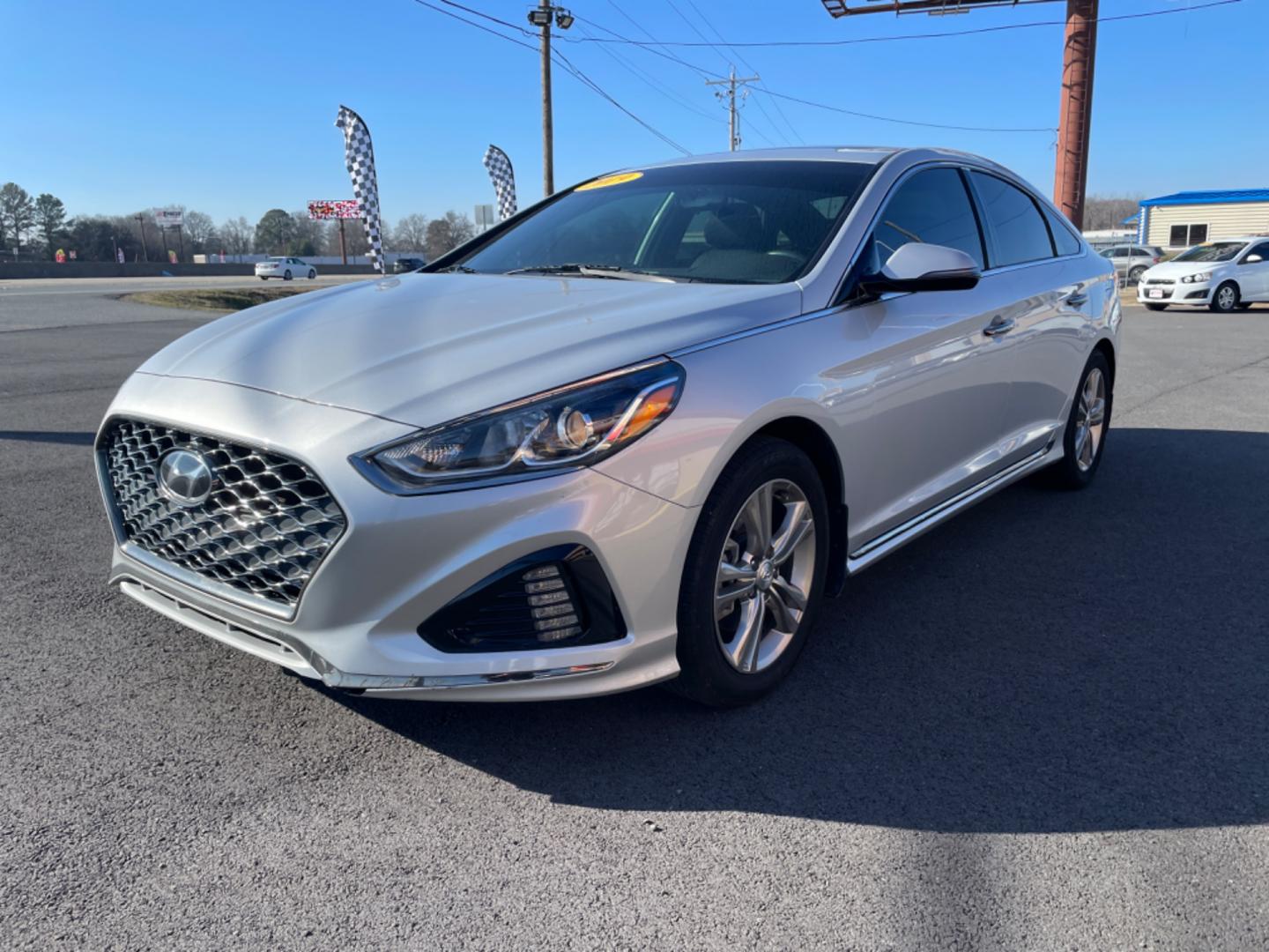 2019 Silver Hyundai Sonata (5NPE34AF4KH) with an 4-Cyl, SULEV, 2.4 Liter engine, Automatic, 6-Spd w/Overdrive and Shiftronic transmission, located at 8008 Warden Rd, Sherwood, AR, 72120, (501) 801-6100, 34.830078, -92.186684 - Photo#3